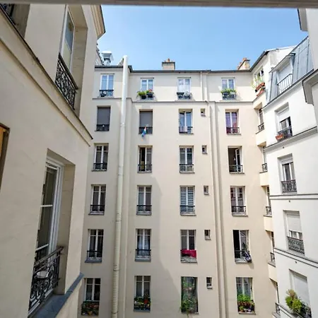 Magnificent Apt In The Heart Of The 18Th In Paris Apartment *