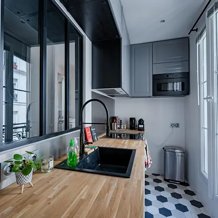 Magnificent Apt In The Heart Of The 18Th In Paris * Paris